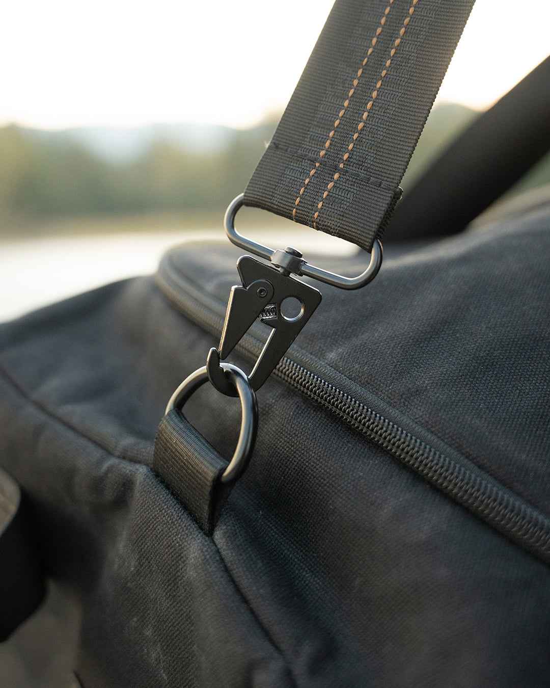 DUFFLE BAG - CANVAS