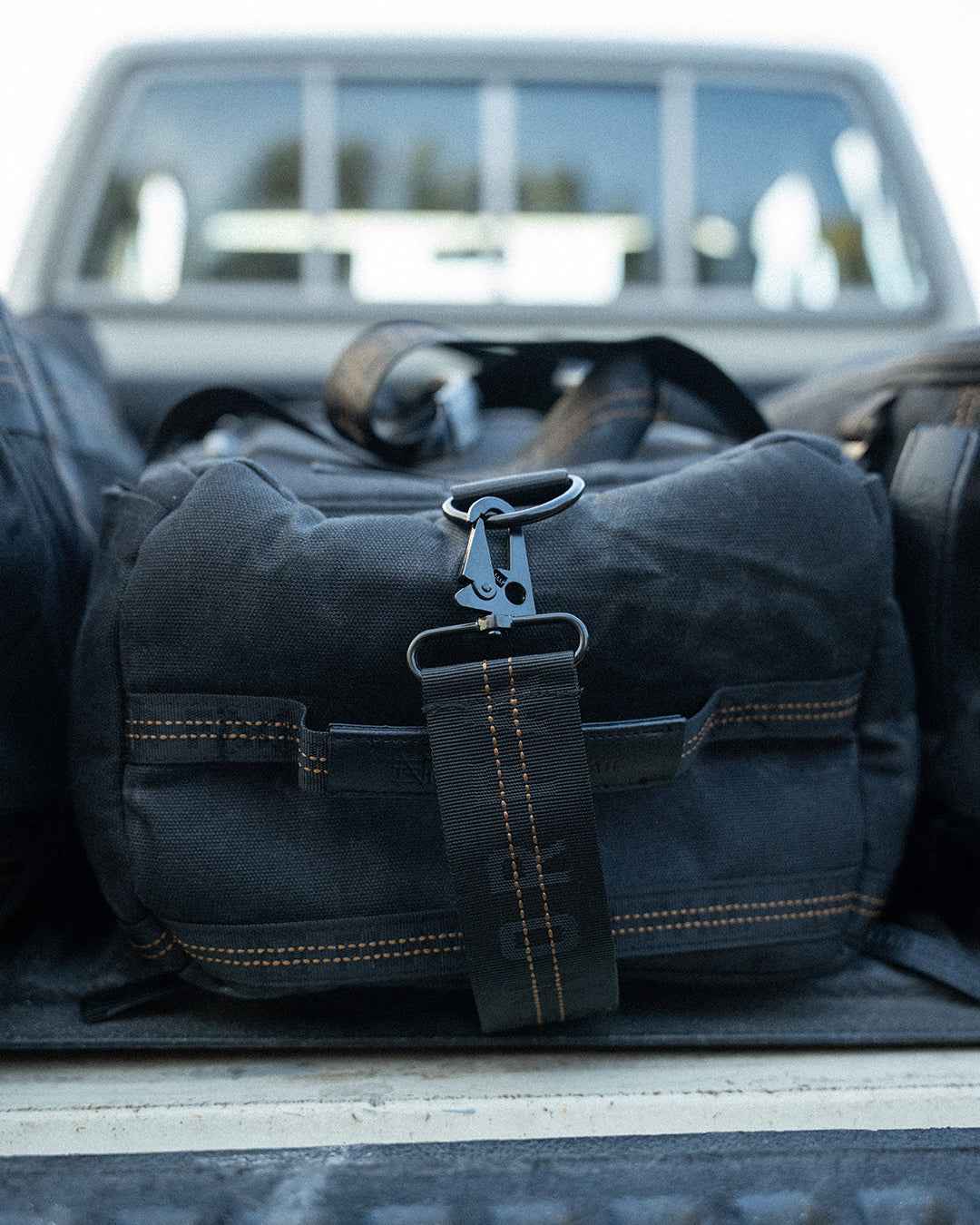 DUFFLE BAG - CANVAS
