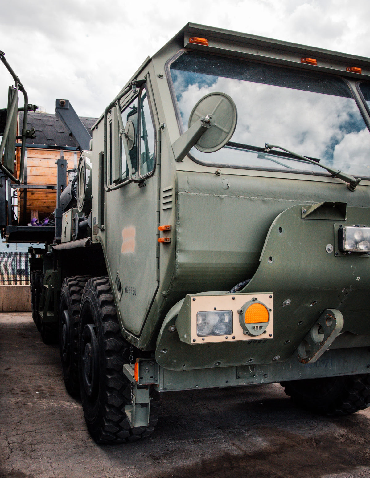 Oshkosh LVSR 10x10 (2) - 2