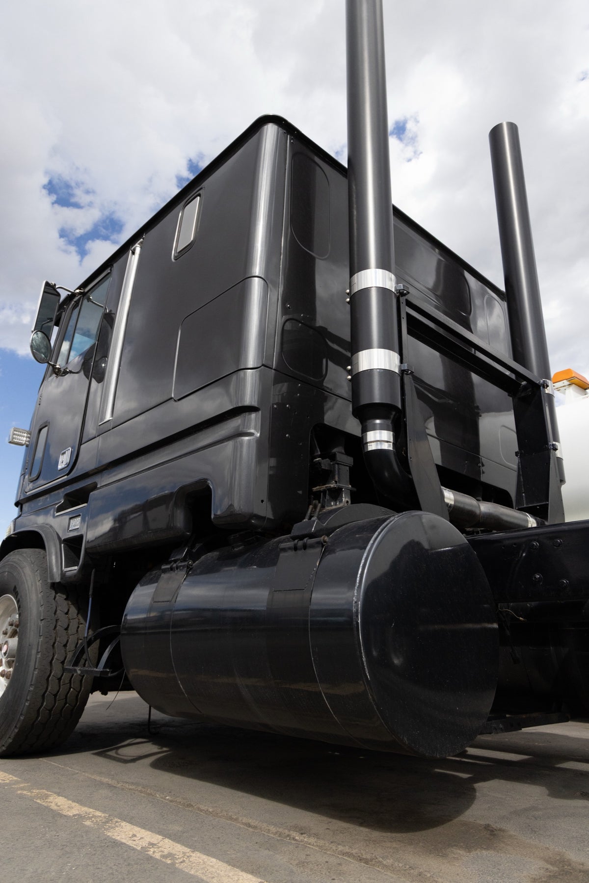 1988 Ford CL9000 Cabover - 3