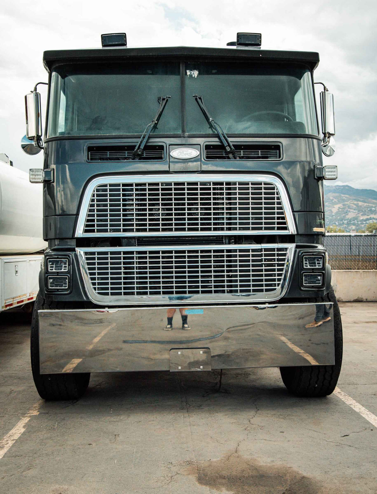 1988 Ford CL9000 Cabover