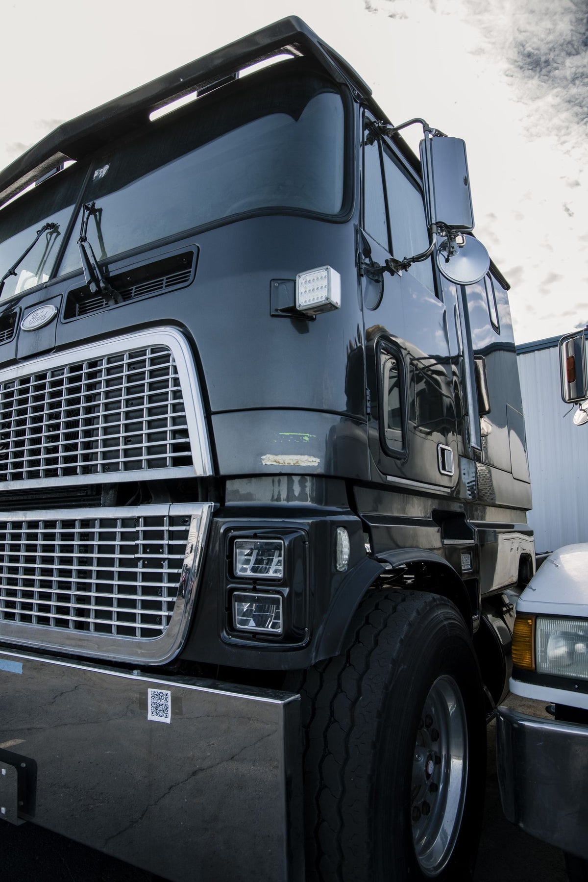 1988 Ford CL9000 Cabover - 16