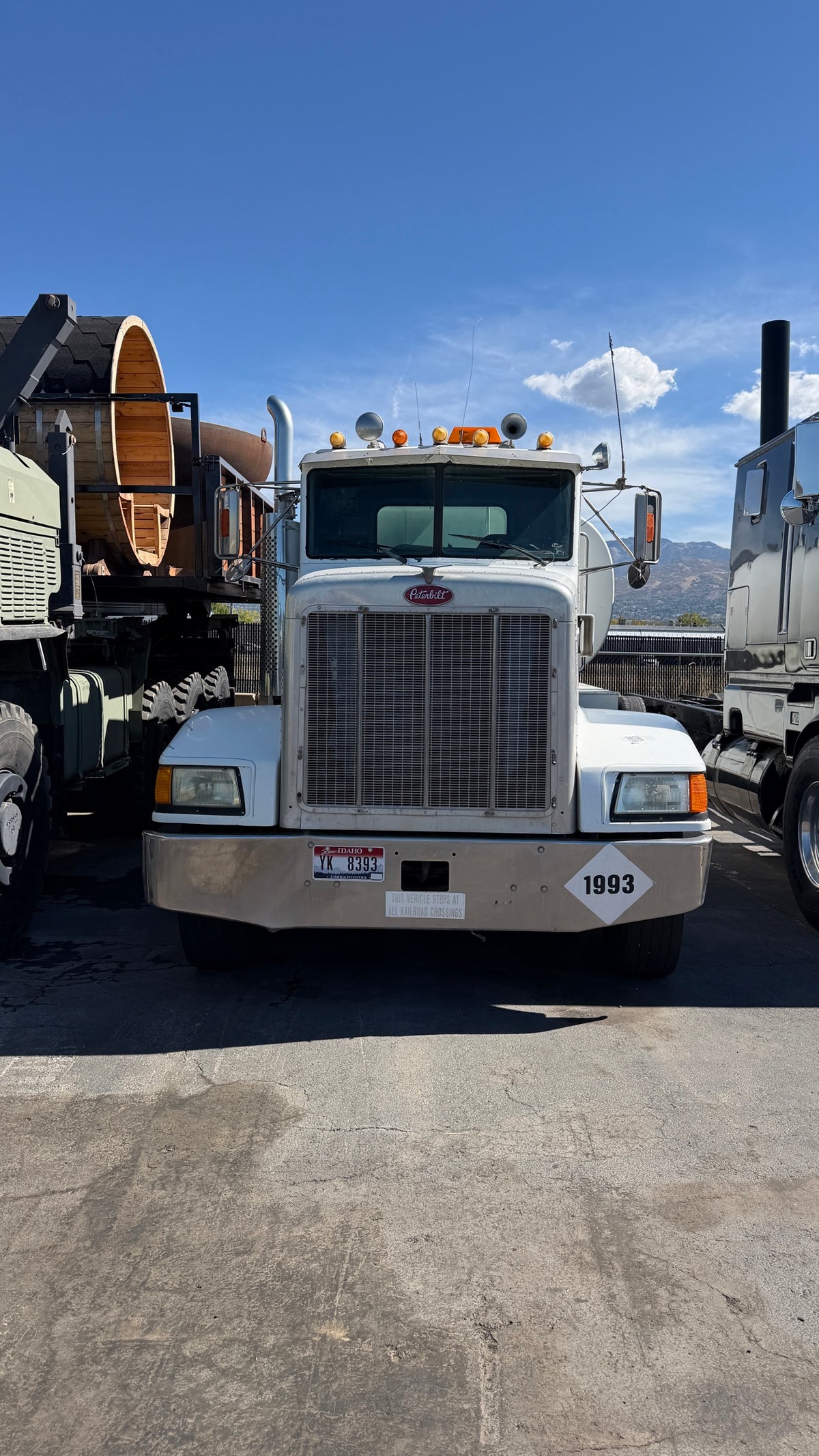 Peterbilt Fuel Truck - 3
