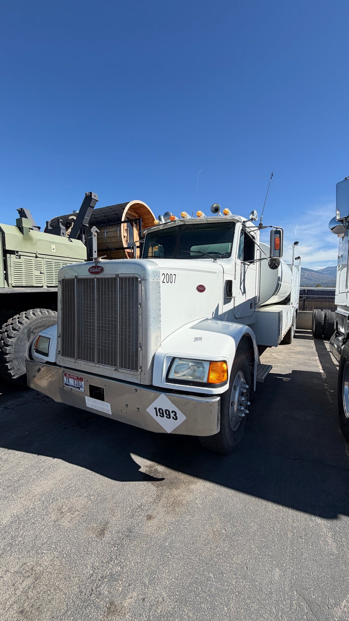 Peterbilt Fuel Truck - 4
