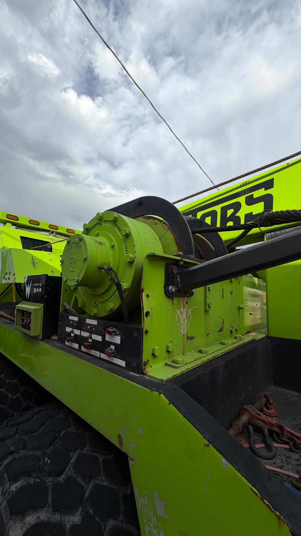 M1070 HET Wrecker 30 Ton 8x8 - 4
