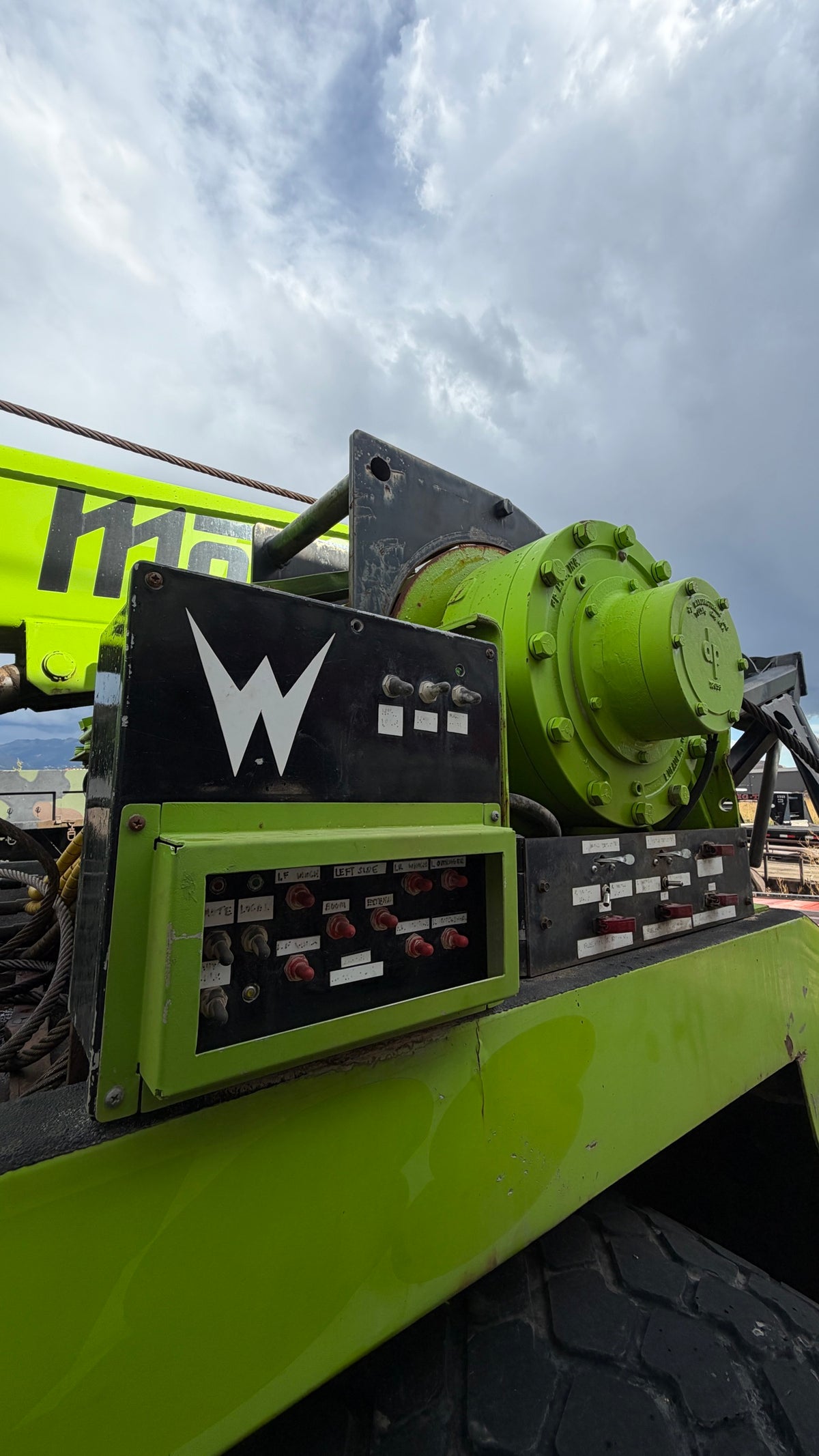 M1070 HET Wrecker 30 Ton 8x8 - 5